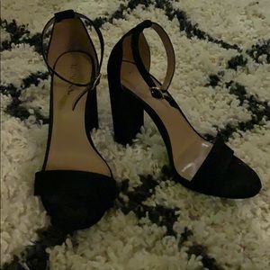 women’s size 6 strappy high heels